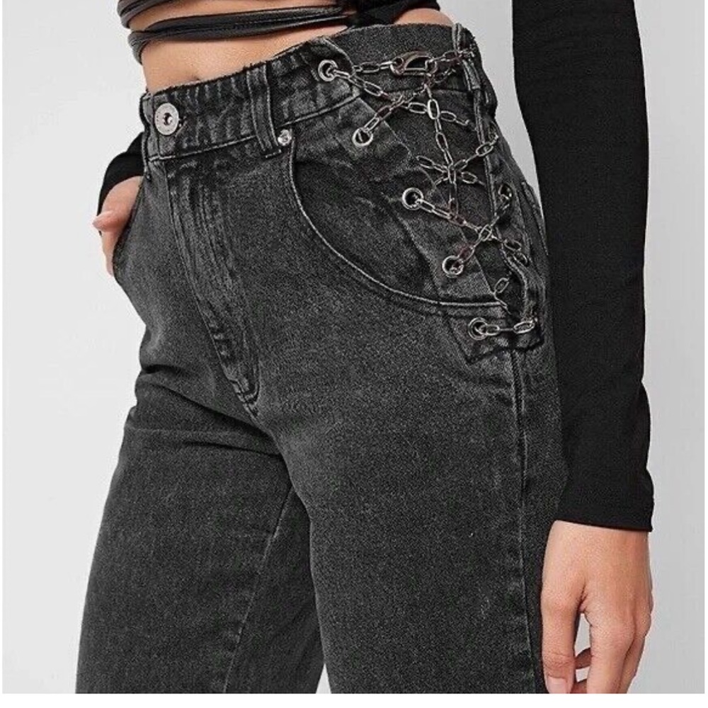 MDV ⚔️⚔️ Chain pocket distress-black jeans
2 option Buckle at the ankle